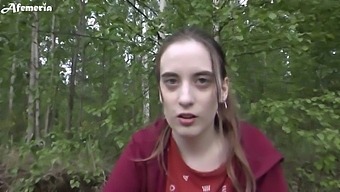 Amateur Girlfriend Gives Outdoor Blowjob And Swallows Cum In The Woods
