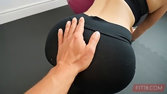 Tattoo-Free Teen Amalia Davis Gets Anal Creampie In 60fps Video
