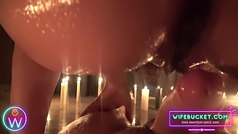 Amatörpar Utforskar Trekant Med Passionerad Milf