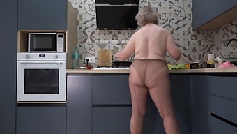 Watch A Curvy Wife In Nylon Pantyhose Seductively Offering Breakfast In The Kitchen