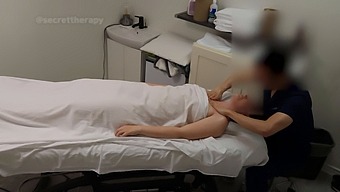 L'Urlo Di Piacere Di Una Donna Sposata Durante Un Incontro Intenso